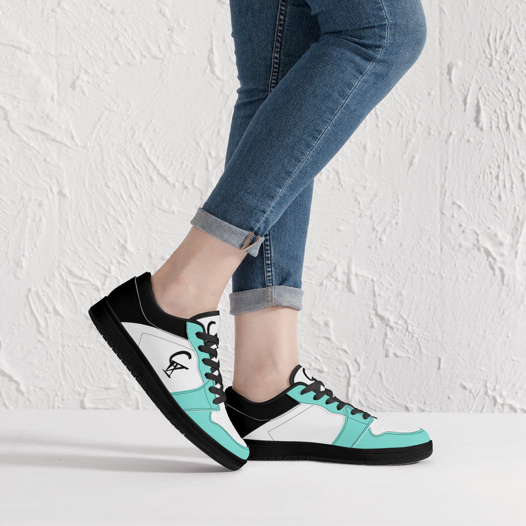 D15 Black Sole Low-Top Sneakers